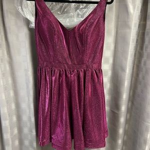 Ellie Wilde cocktail dress corset back. Fits multiple sizes